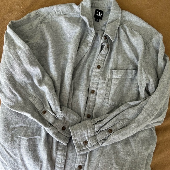 GAP Gray Flannel Shirt - Picture 1 of 2